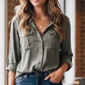 American Eagle Outfitters Army Green Boyfriend Button-Down Shirt. Size Medium.
